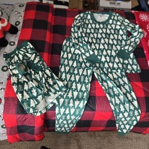 Hanna Andersson Set!!! Green Tree Pattern Womens Medium And Large Pup Pajamas